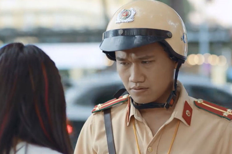 Chang_cong_can_duc_can_tro_trong_phim_ngay_ay_minh_da_yeu