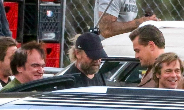 3 người vui vẻ trong lúc nghỉ giải lao