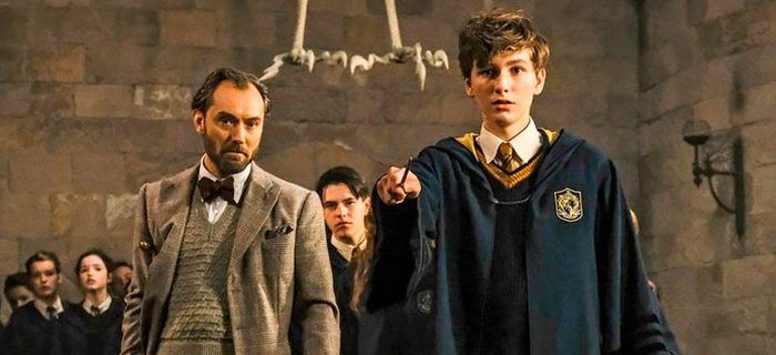 fantasticbeasts2-youngnewt-flashback-frontpage-700x320