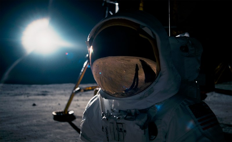 bước chân đầu tiên