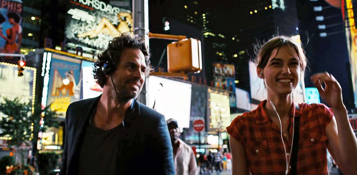 mark ruffalo and keira knightley trong phim begin again - yêu cuồng si