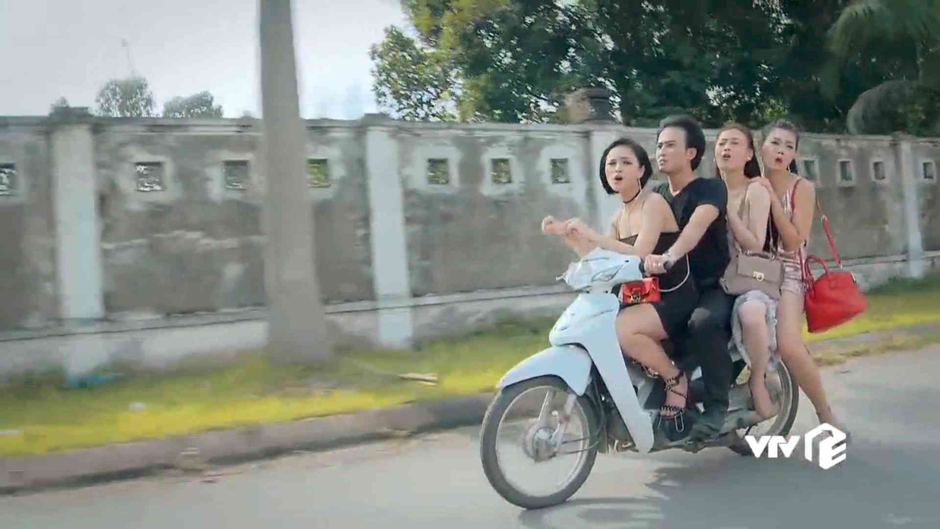 Quỳnh búp bê ngoại truyện