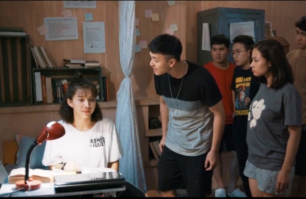 phần mở màn của phim Chạy Trốn Thanh Xuân