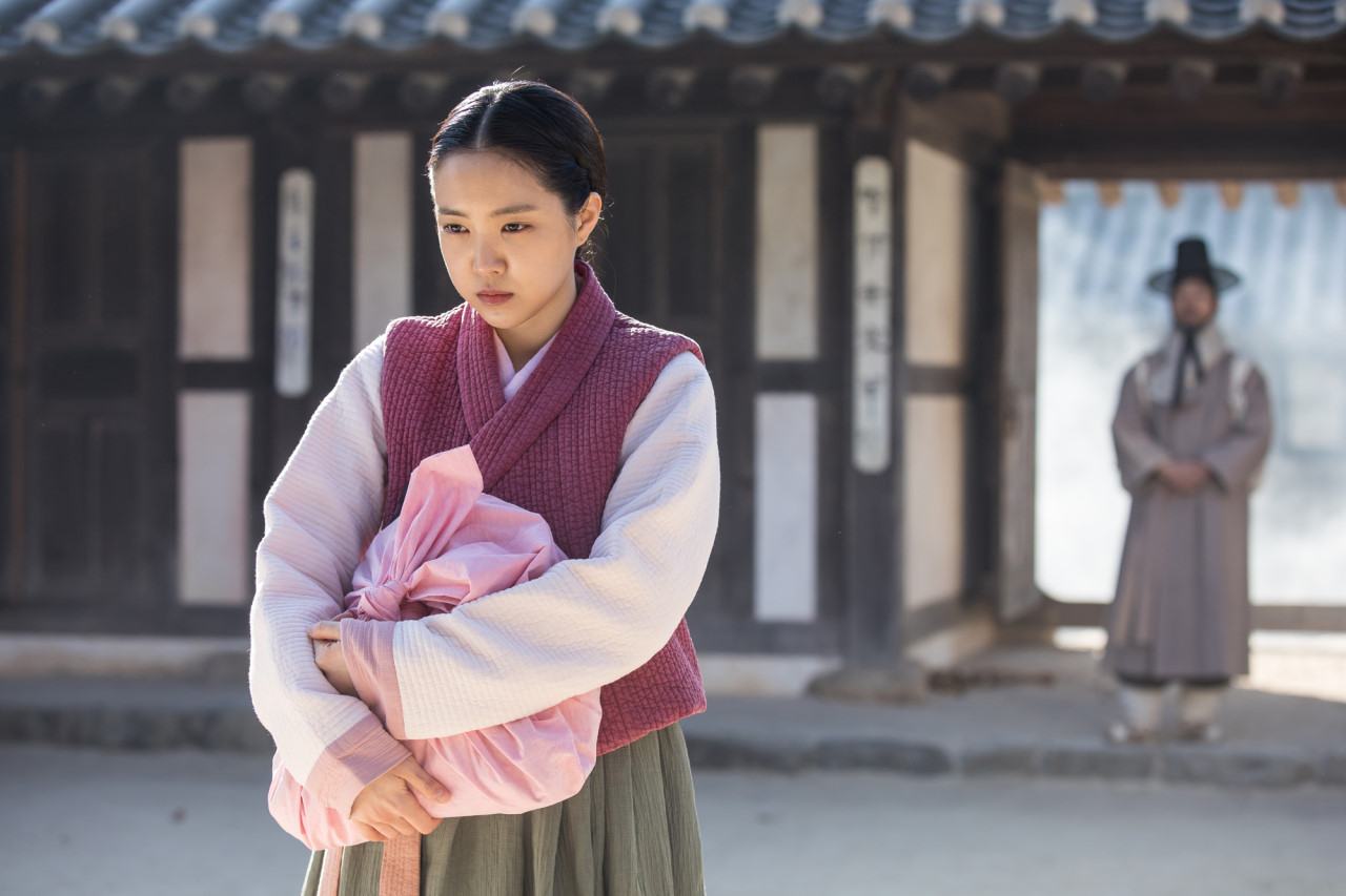 Nàng Dâu Bị Nguyền