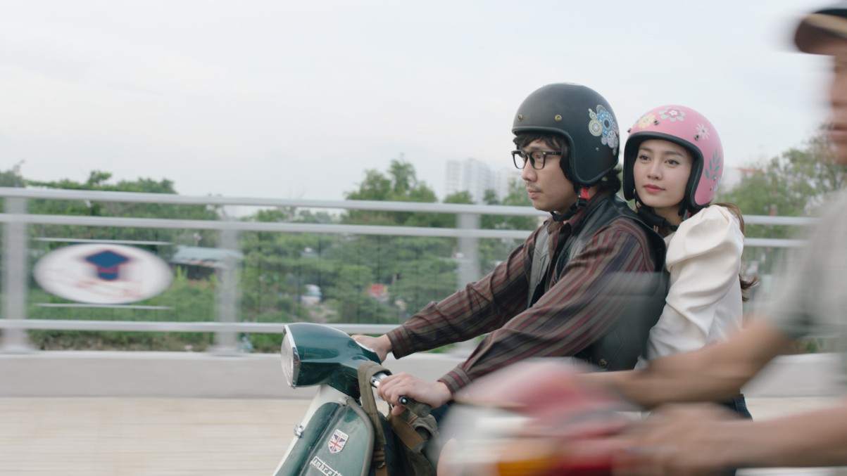 Cua Lại Vợ Bầu