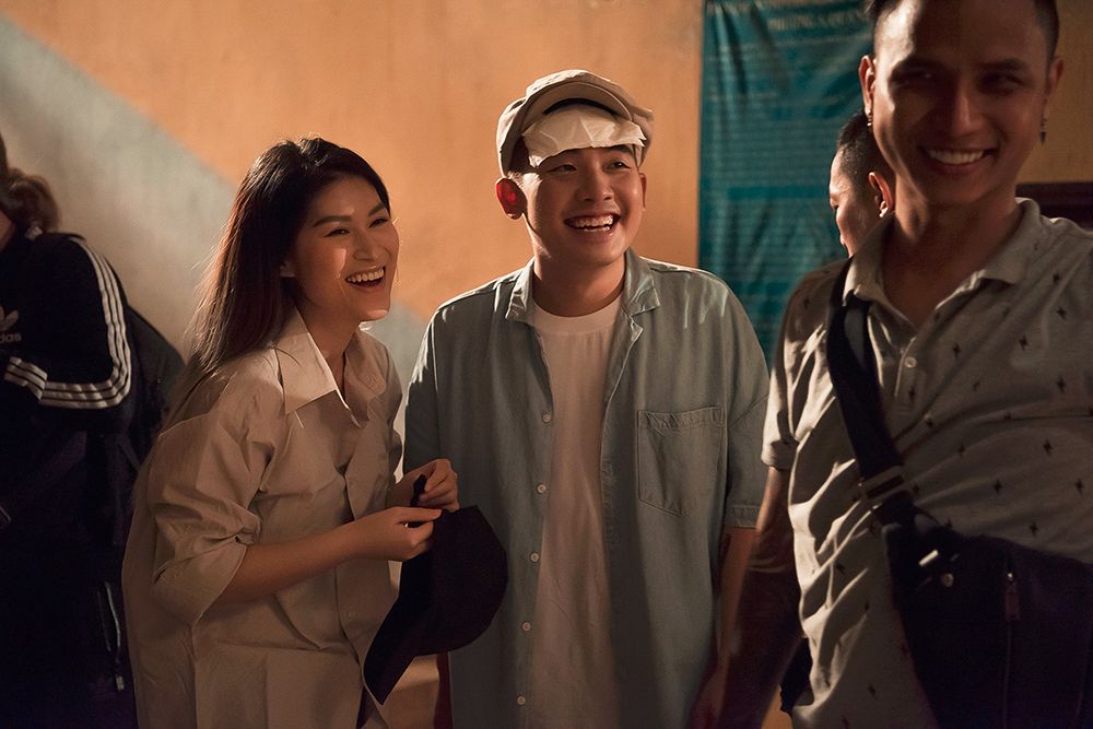 Ngọc Thanh Tâm bán vé số