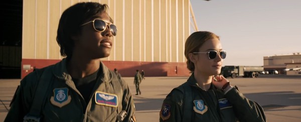 Captain Marvel đánh nhau