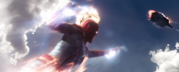 Captain Marvel đánh nhau