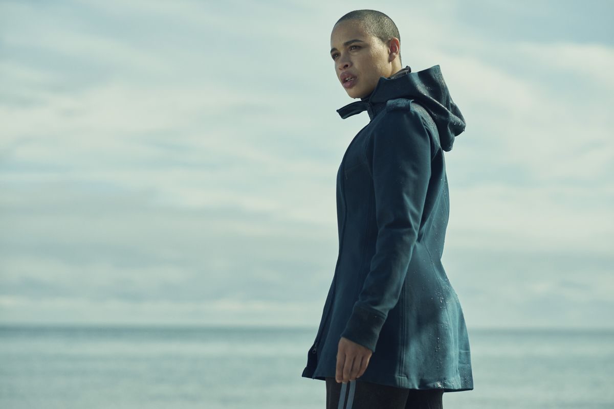 phim In The Shadow of The Moon