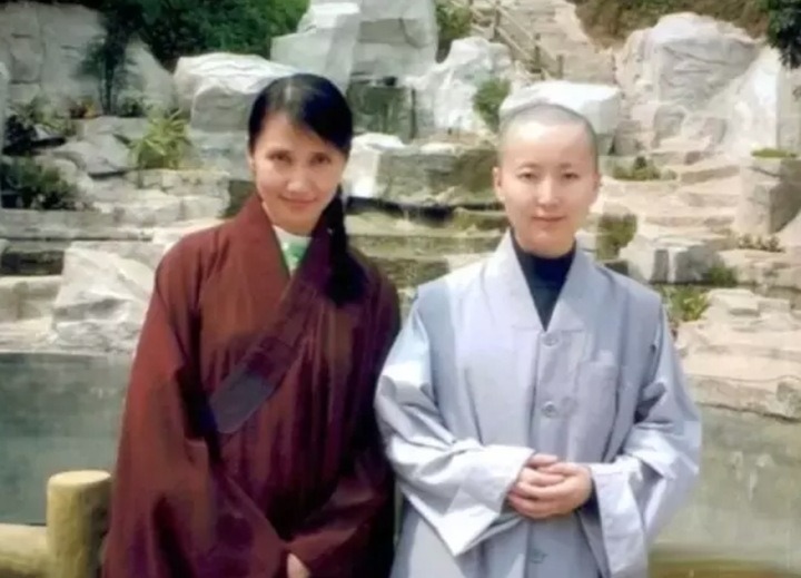 co-ngoc-an-chay-niem-phat