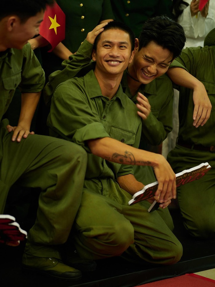 nguyen-hung-2-sang-tac-nhac-phim